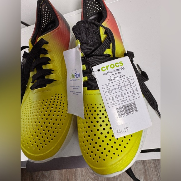 Crocs Literide Dip Pacer Size: 8 - Picture 4 of 4